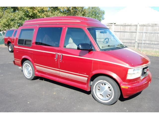 Photo of 1999 GMC Safari