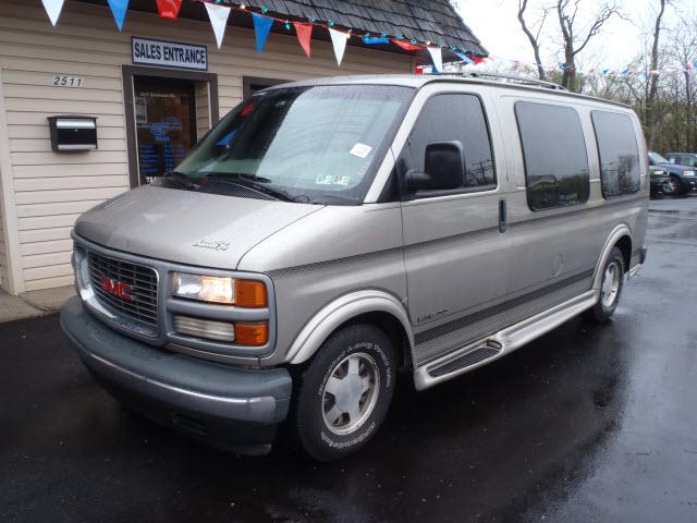 Photo of 2001 GMC Savana 1500