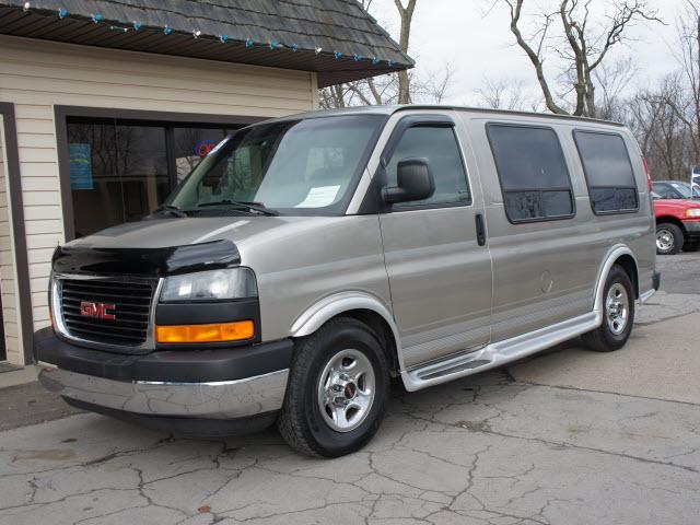 Photo of 2003 GMC Savana 1500