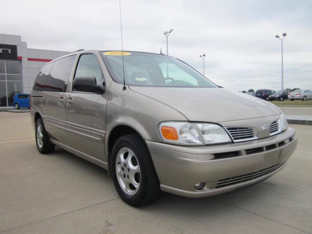 Photo of 2003 Oldsmobile Silhouette