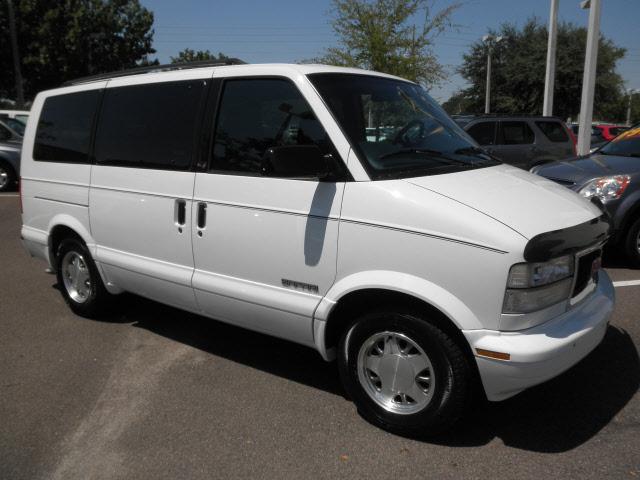 Photo of 2000 GMC Safari