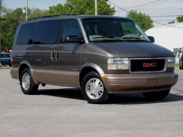 Photo of 2000 GMC Safari