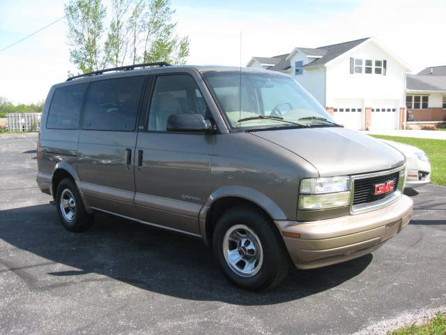 Photo of 2000 GMC Safari
