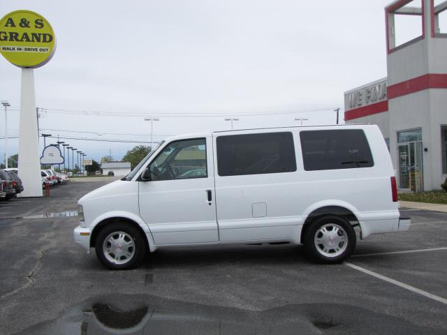 Photo of 2003 GMC Safari