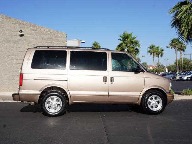 Photo of 2004 GMC Safari