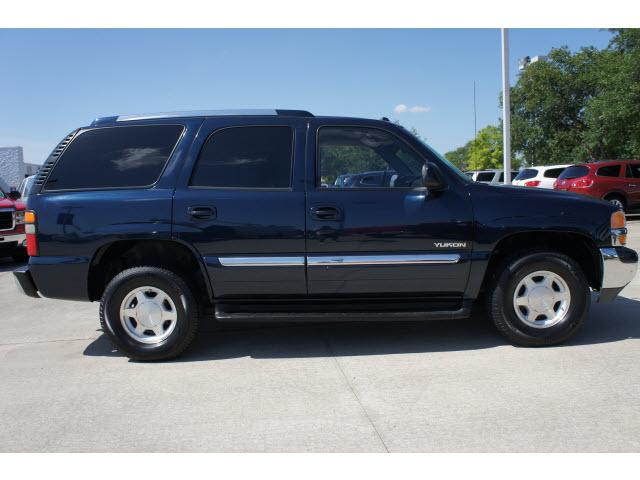 Photo of 2004 GMC Yukon