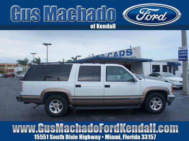Photo of 1996 GMC Suburban