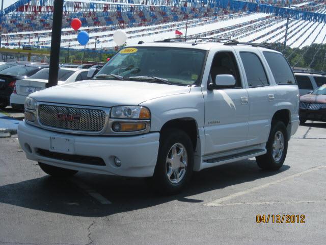 Photo of 2005 GMC Yukon