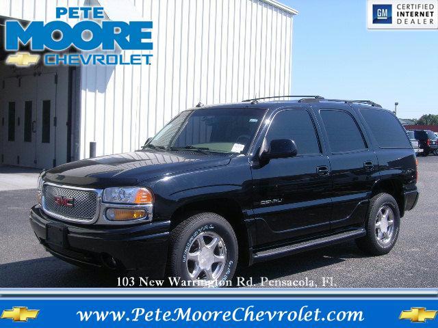 Photo of 2003 GMC Yukon Denali