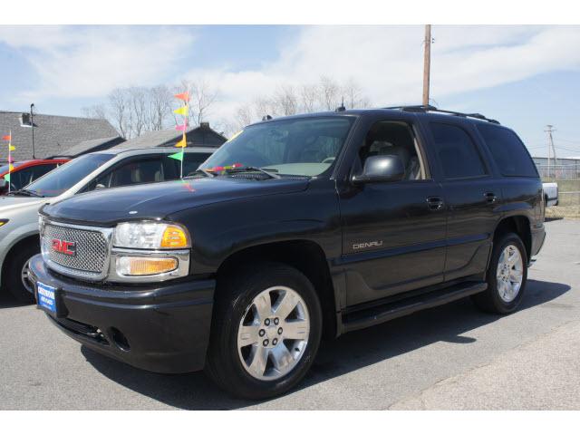Photo of 2004 GMC Yukon