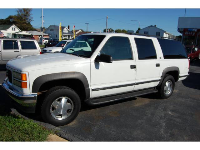 Photo of 1996 GMC Suburban