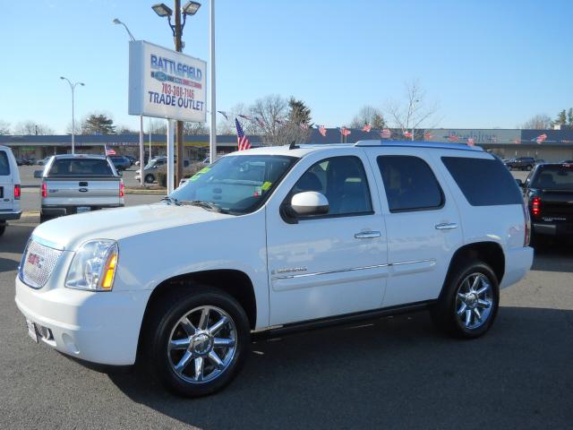 Photo of 2007 GMC Yukon Denali
