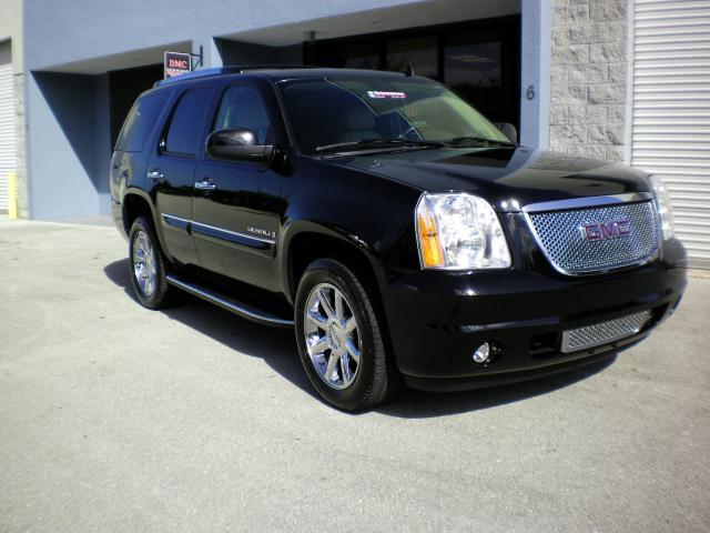 Photo of 2008 GMC Yukon Denali