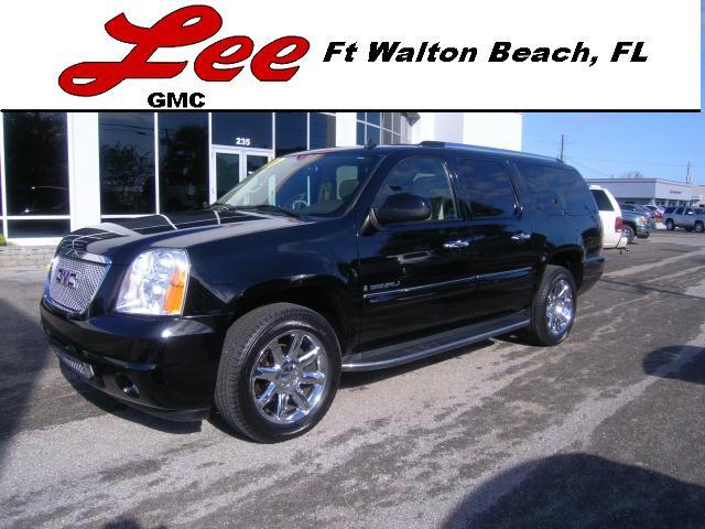 Photo of 2007 GMC Yukon XL Denali