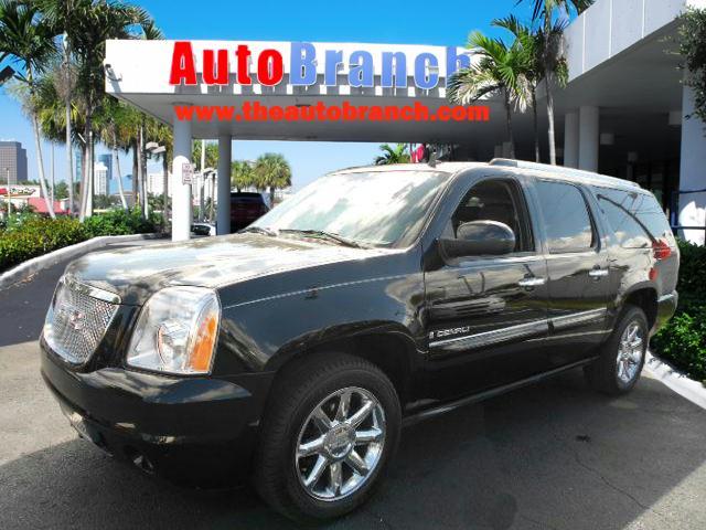 Photo of 2007 GMC Yukon XL Denali