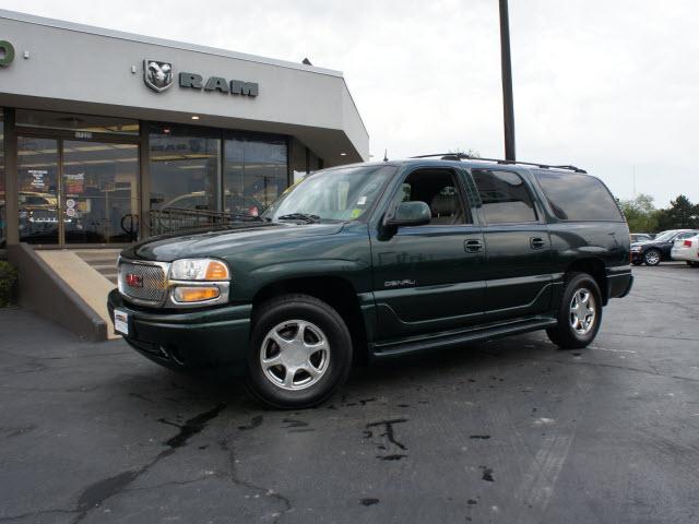 Photo of 2002 GMC Yukon XL