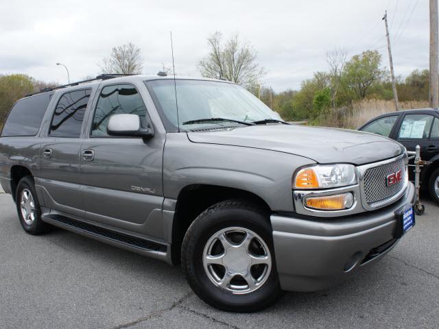 Photo of 2005 GMC Yukon XL