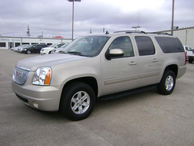 Photo of 2011 GMC Yukon XL