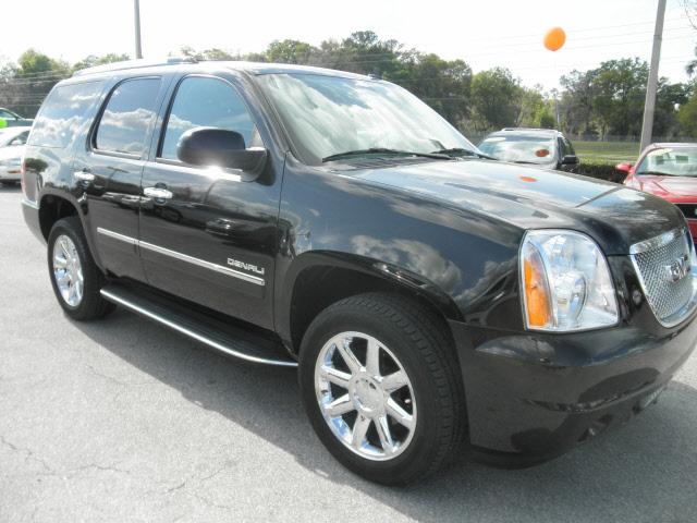 Photo of 2010 GMC Yukon