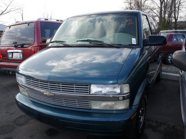 Photo of 2001 Chevrolet Astro