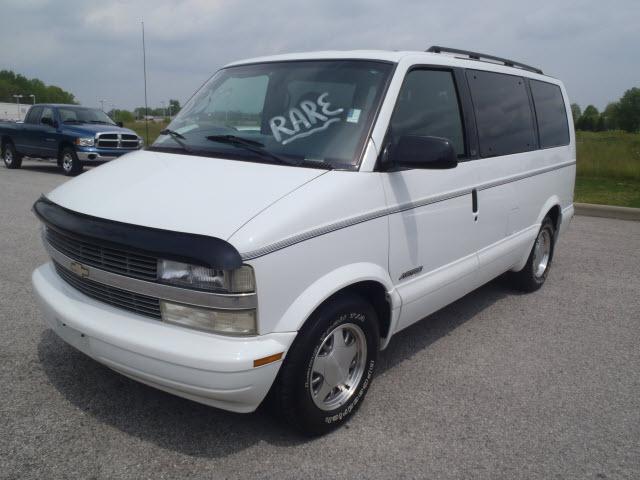Photo of 2000 Chevrolet Astro