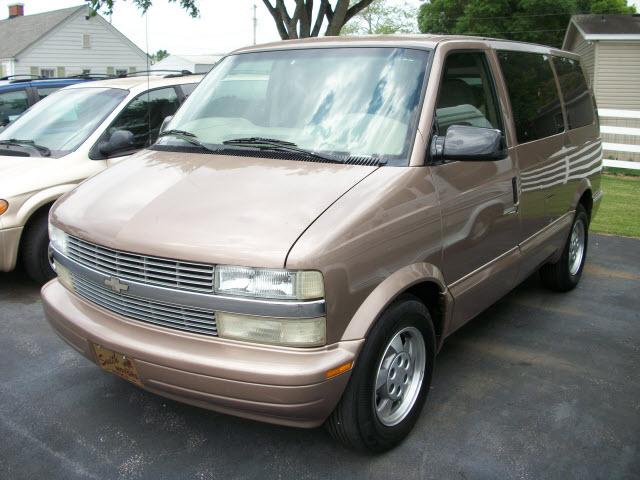 Photo of 2003 Chevrolet Astro
