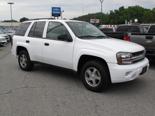 Photo of 2005 Chevrolet TrailBlazer