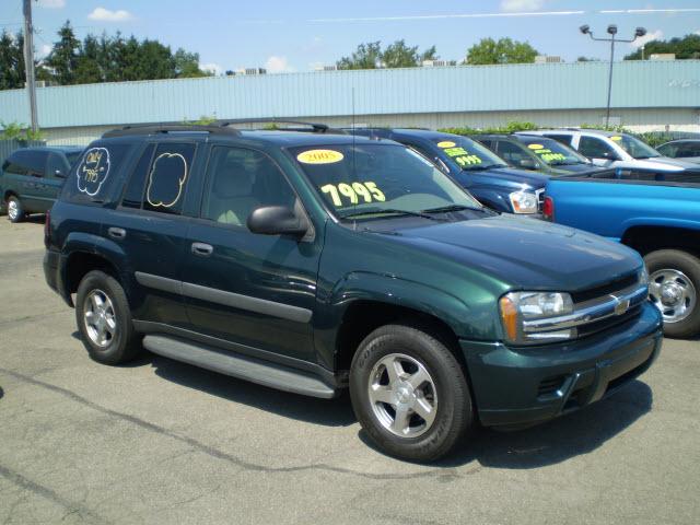 Photo of 2005 Chevrolet TrailBlazer