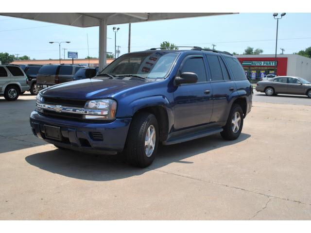 Photo of 2004 Chevrolet TrailBlazer