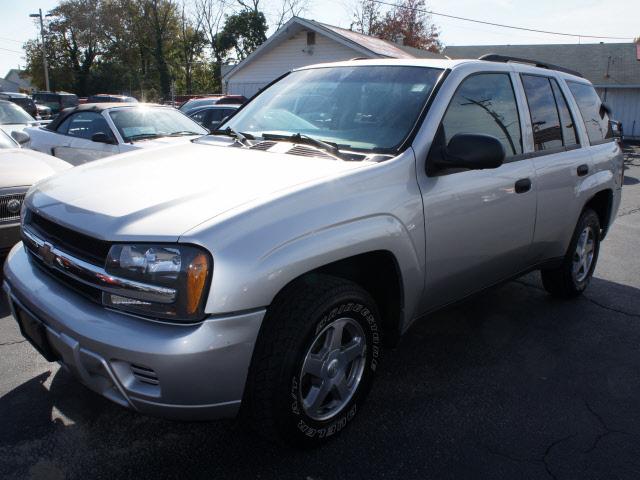 Photo of 2004 Chevrolet TrailBlazer
