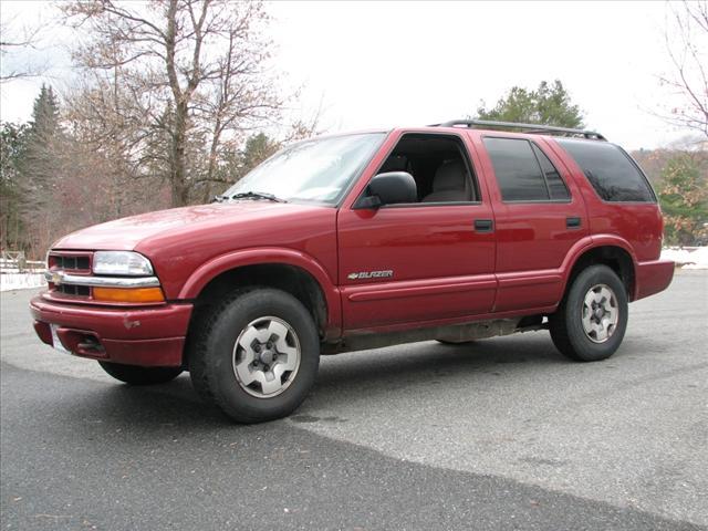Photo of 2004 Chevrolet Blazer