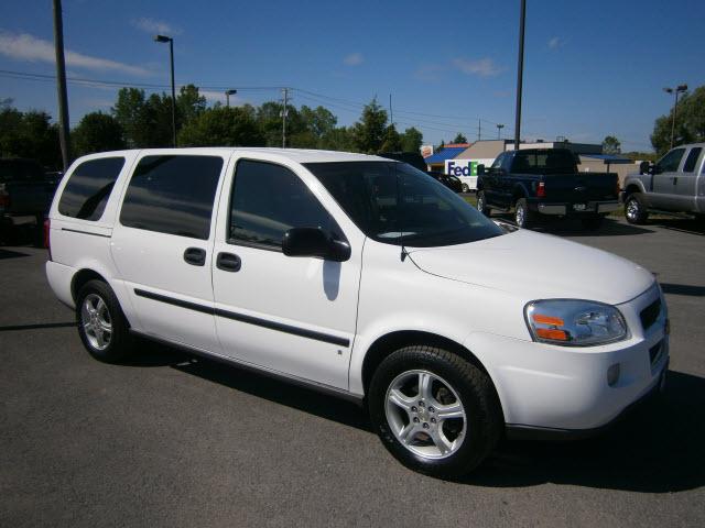 Photo of 2008 Chevrolet Uplander