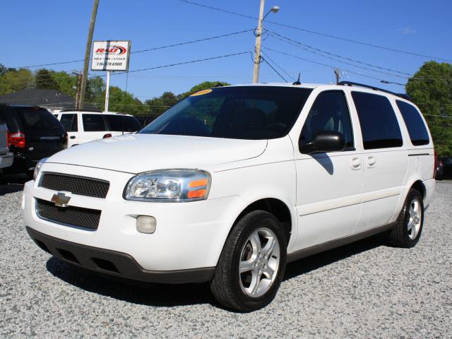 Photo of 2005 Chevrolet Uplander