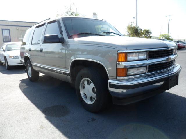 Photo of 1999 Chevrolet Tahoe