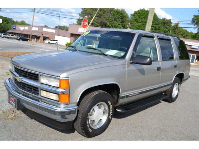 Photo of 1999 Chevrolet Tahoe