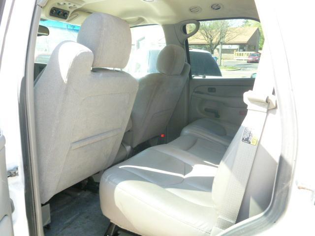 Photo of 2004 Chevrolet Tahoe