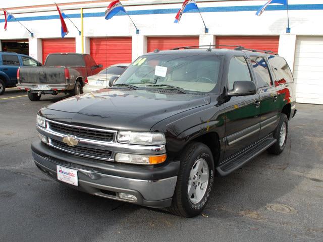 Photo of 2004 Chevrolet Suburban