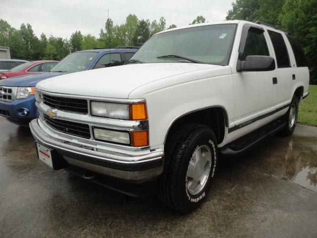 Photo of 1999 Chevrolet Tahoe