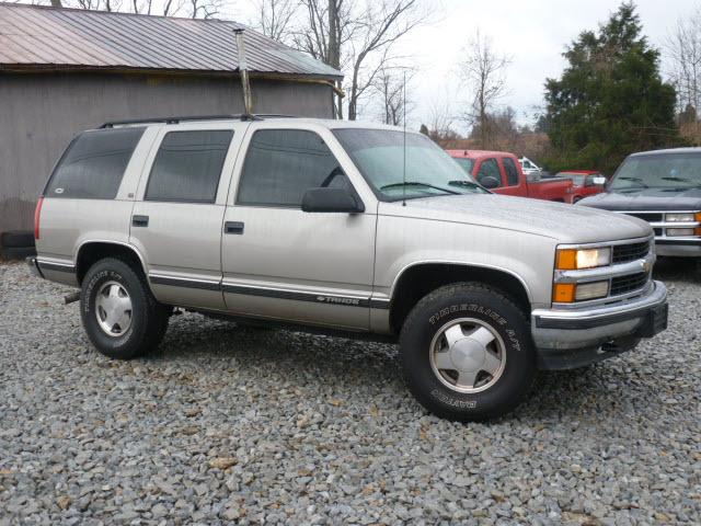Photo of 1999 Chevrolet Tahoe