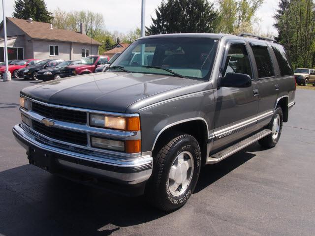Photo of 1999 Chevrolet Tahoe