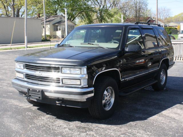 Photo of 1999 Chevrolet Tahoe