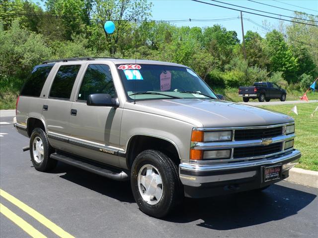 Photo of 1999 Chevrolet Tahoe