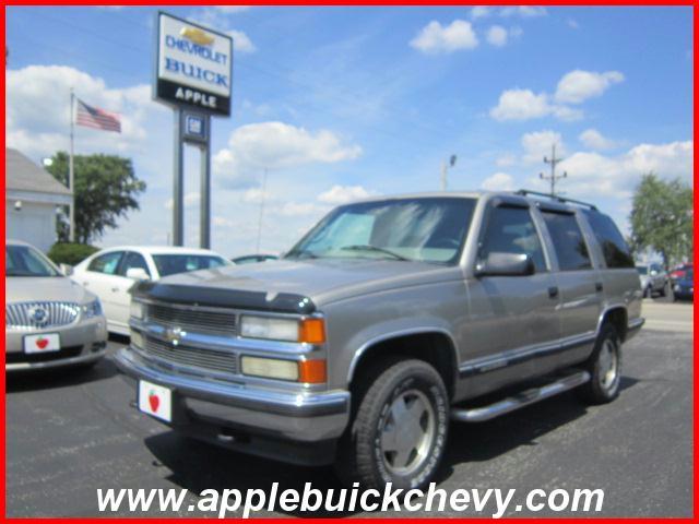 Photo of 1999 Chevrolet Tahoe