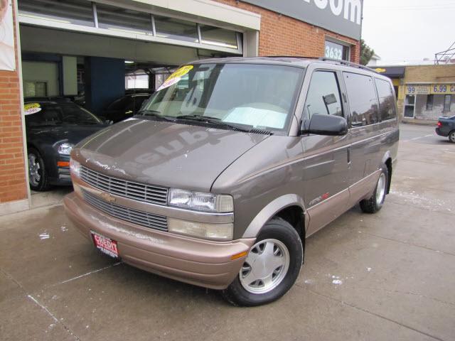 Photo of 2000 Chevrolet Astro