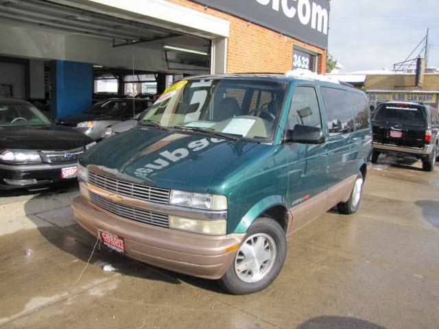 Photo of 2002 Chevrolet Astro
