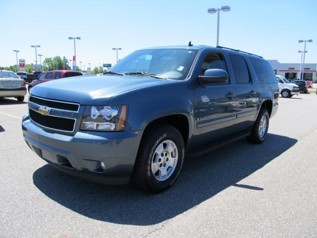 Photo of 2008 Chevrolet Suburban