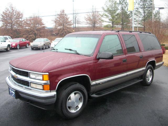 Photo of 1999 Chevrolet Suburban 1500