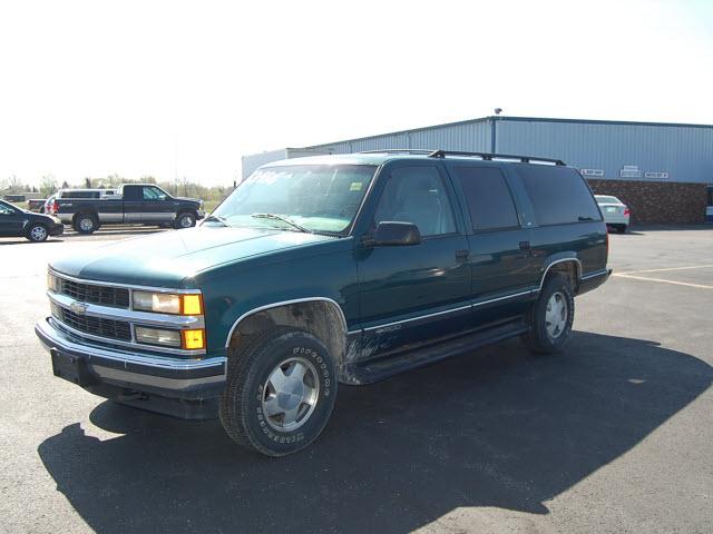 Photo of 1998 Chevrolet Suburban