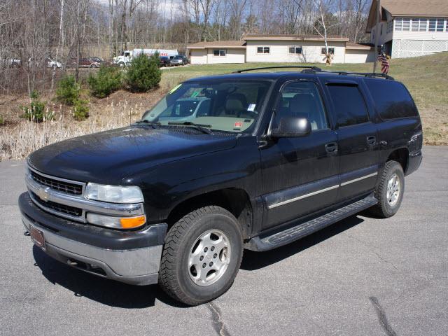 Photo of 2004 Chevrolet Suburban