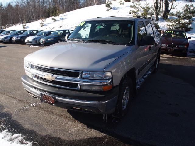 Photo of 2004 Chevrolet Suburban